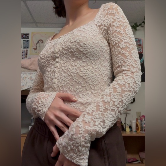Abercrombie & Fitch Floral Lace Blouse - Cream - Picture 1 of 4